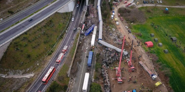 Τέμπη: Υπερψηφίζει η ΝΔ την πρόταση ΠΑΣΟΚ για προανακριτική