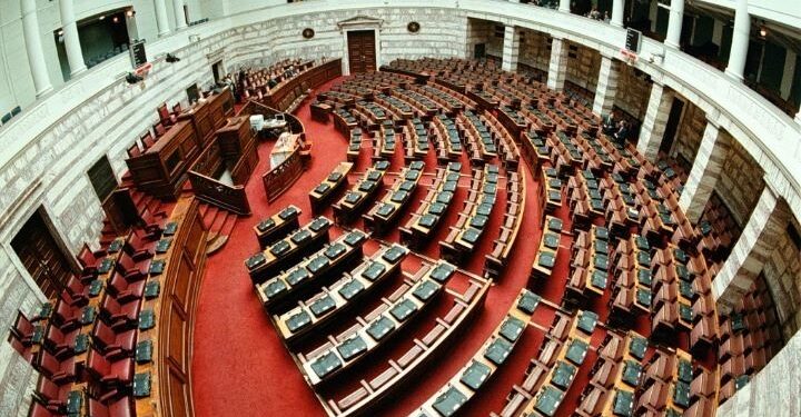 Κόντρες στη Βουλή για το ν/σ για την ισότητα στον πολιτικό γάμο