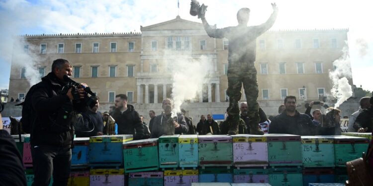 Στο Σύνταγμα οι μελισσοκόμοι – Κυκλοφοριακές ρυθμίσεις στο κέντρο
