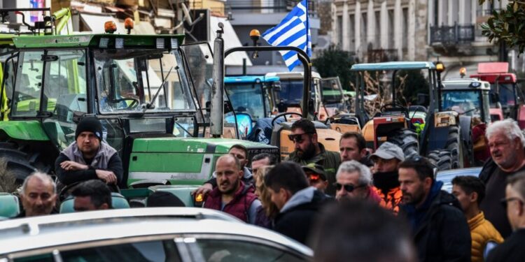Συνεδριάζουν οι αγρότες για το μέλλον των κινητοποιήσεων τους μετά τις κυβερνητικές προτάσεις