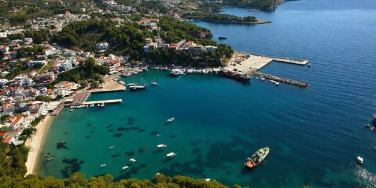 Le Figaro: Η Αλόννησος στην κορυφή των εναλλακτικών προορισμών της Ελλάδας για το 2024