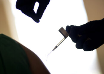 Βρετανία: Το πρώτο εμβόλιο για πρόληψη του καρκίνου του πνεύμονα