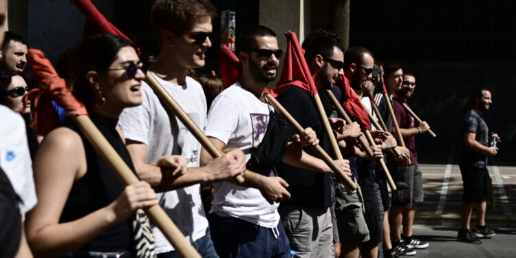 Σε απεργιακό κλοιό η χώρα: Πώς θα κινηθούν τα ΜΜΜ – Συγκεντρώσεις και πορείες στο κέντρο της Αθήνας