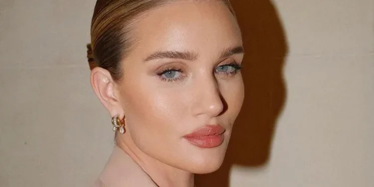 Balletcore makeup: 3 απλά βήματα για να πετύχεις το μακιγιάζ της μπαλαρίνας
