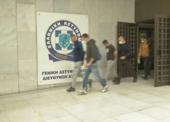 Δολοφονία Λυγγερίδη: Στον Εισαγγελέα οι 67 συλληφθέντες για την οπαδική βία