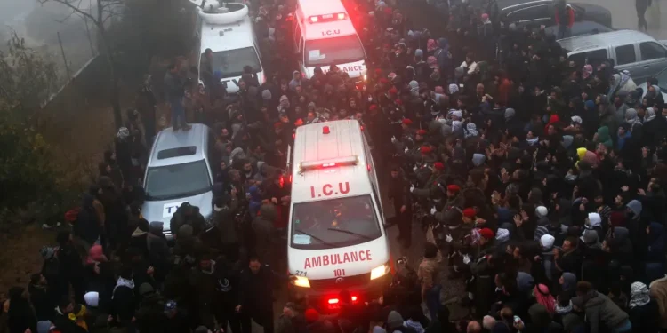 Εκκλήσεις να δοθεί τέλος στη σφαγή στη Γάζα, στον απόηχο της αποκάλυψης ομαδικού τάφου