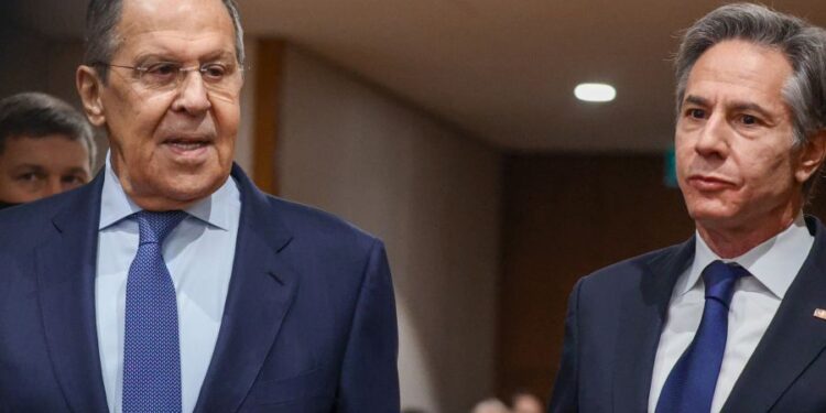 Το ΝΑΤΟ εξετάζει τη χρήση δυτικών όπλων κατά της Ρωσίας – Απειλεί με πυρηνικά η Μόσχα
