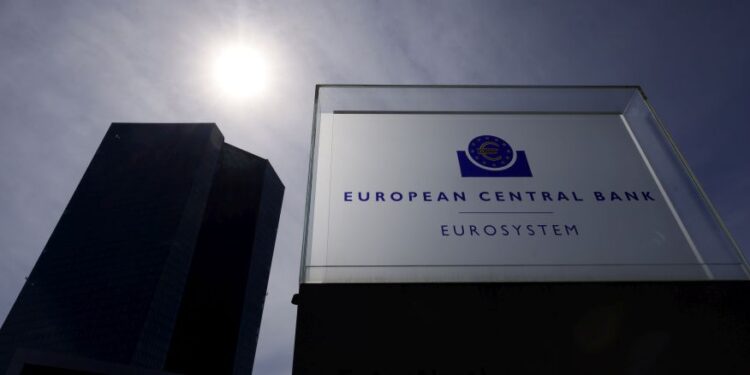 ΕΚΤ: Ανθεκτικές οι τράπεζες της Ευρωζώνης – «Kαμπανάκι» για την αγορά ακινήτων