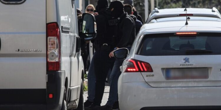 Στη δημοσιότητα τα στοιχεία συλληφθέντων για τις δολοφονίες της Greek Mafia – Φωτογραφίες των οκτώ μελών της εγκληματικής οργάνωσης
