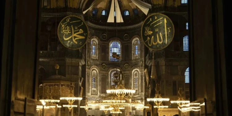 Ψηφιακή απεικόνιση της Αγίας Σοφίας έφτιαξαν οι Τούρκοι – Για να την ξαναχτίσουν αν… καταρρεύσει
