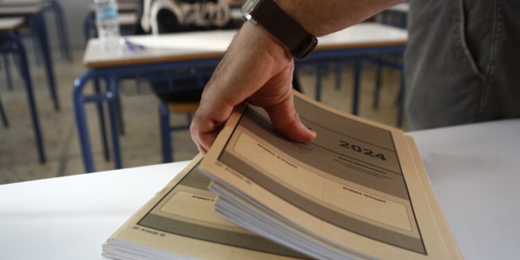 Πανελλαδικές 2024: Σε Αρχαία, Μαθηματικά και Βιολογία εξετάζονται οι υποψήφιοι των ΓΕΛ