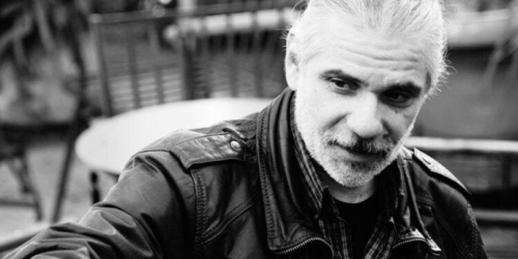 Ο Γιώργος Χατζηνικολάου μας μιλά για το φεστιβάλ Off-Off Athens