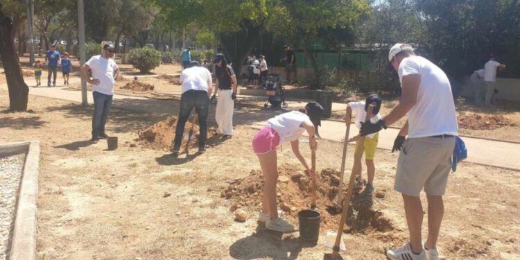 Δήμος Βριλησσίων: Δενδροφύτευση στο πάρκο «Μαρία Κάλλας»