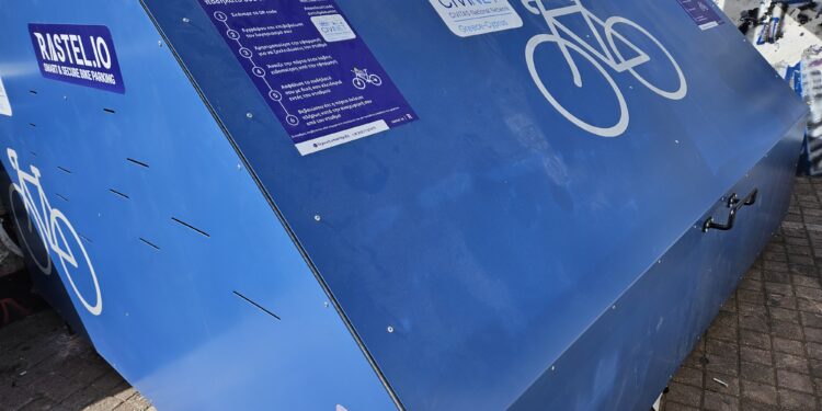 Έξυπνος σταθμός parking ποδηλάτων στην κεντρική πλατεία του Δήμου Ηρακλείου Αττικής