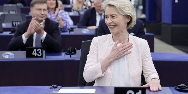 Επανεκλογή Ούρσουλα φον ντερ Λάιεν στην προεδρία της Κομισιόν