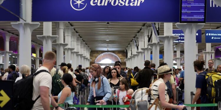 Γαλλία: Η Eurostar ανακοίνωσε την ακύρωση του 25% των δρομολογίων των τρένων που συνδέουν το Παρίσι με το Λονδίνο
