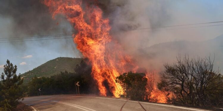 Υψηλός κίνδυνος κατηγορίας 4 για πυρκαγιές για αρκετές περιοχές