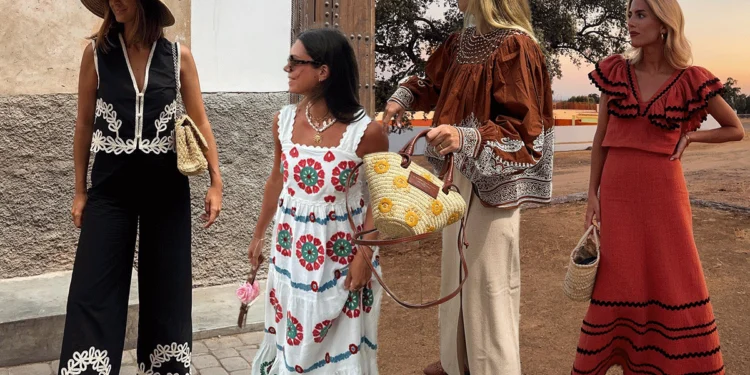 Folk: Το παραδοσιακό style που μας ταξιδεύει κάθε καλοκαίρι