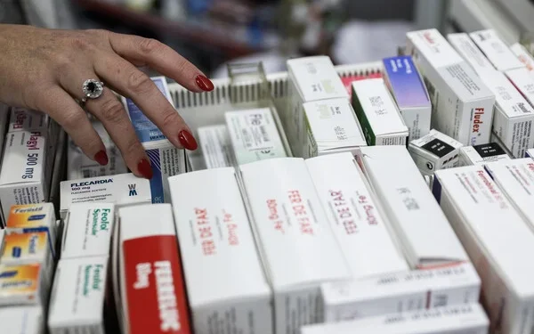 Νέες αυξημένες τιμές από σήμερα σε 923 φαρμακευτικά σκευάσματα