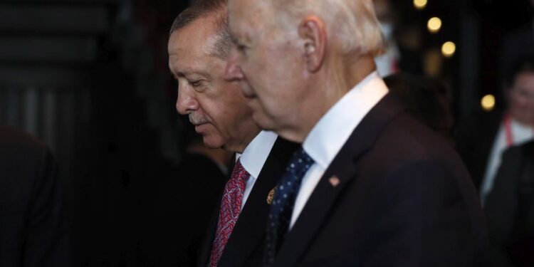 Τουρκία: Δεν πήγε στο δείπνο Μπάιντεν ο Ερντογάν – Επέστρεψε στην Κωνσταντινούπολη