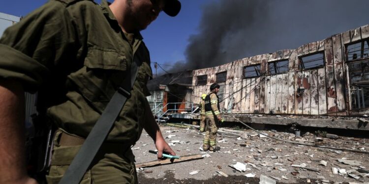Νέο ισραηλινό πλήγμα στα νότια προάστια της Βηρυτού – Στόχος διοικητής της Χεζμπολάχ