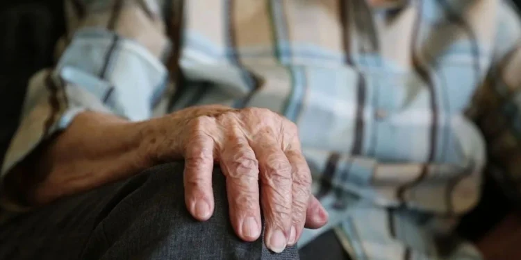 Στις πλέον γερασμένες χώρες της Ευρωπαικής Ένωσης η Ελλάδα – Άνω των 65 ετών το 23% του πληθυσμού