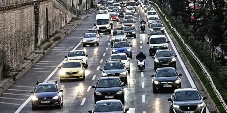 Στο «κόκκινο» και σήμερα ο Κηφισός – Προβλήματα στις κεντρικές αρτηρίες του Λεκανοπεδίου