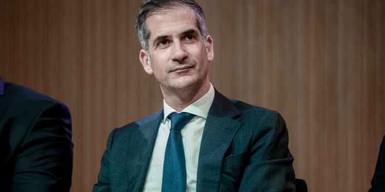 Κριτική Μπακογιάννη με φόντο τη νεροποντή