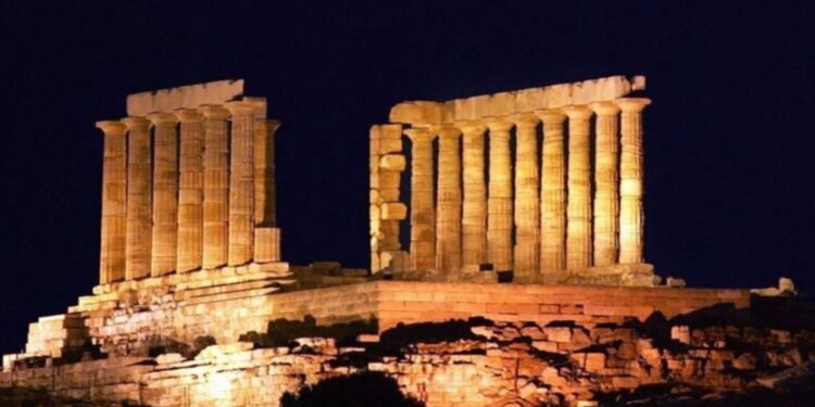 Φωταγωγείται ο Ναός του Ποσειδώνα στο Σούνιο