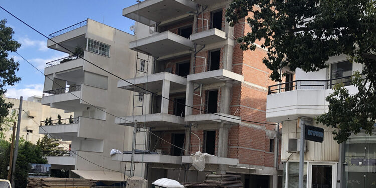 Δήμος Αλίμου: Τελεσίδικη δικαστική απόφαση ακυρώνει οικοδομική άδεια με χρήση των «μπόνους» του ΝΟΚ