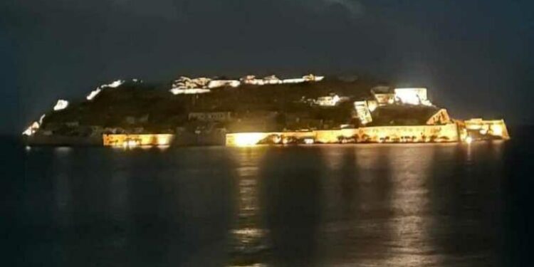 Φωταγωγήθηκε η Σπιναλόγκα