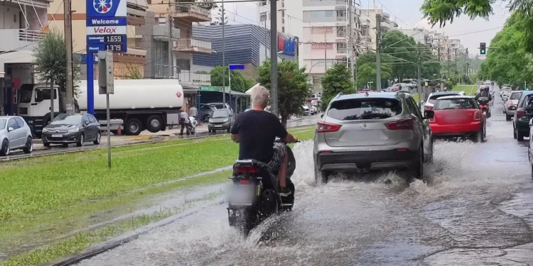 Καιρός: Βροχές, καταιγίδες, χαλάζι και κεραυνοί από το μεσημέρι της Παρασκευής