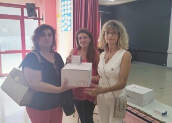 Φορητοί απινιδωτές στα σχολεία του Δήμου Ηρακλείου Αττικής