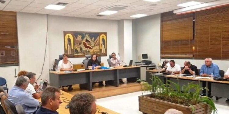 Δήμος Ραφήνας Πικερμίου: Μαζικές παραιτήσεις αντιδημάρχων και δημοτικών συμβούλων