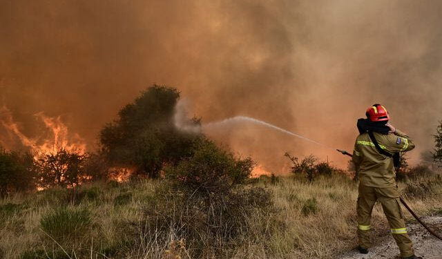 Μάνη: Φωτιά στον Άγιο Κυπριανό στην Αρεόπολη – Μεγάλη κινητοποίηση