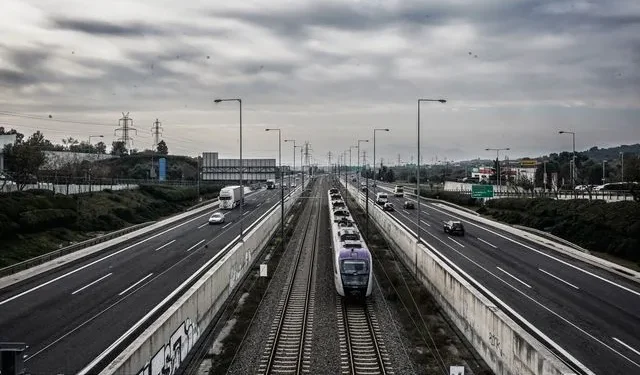 Εισαγγελική έρευνα για τον συρμό του Προαστιακού που έστειλαν στη γραμμή του Μετρό