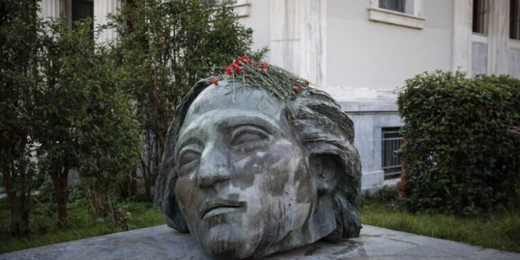Την Παρασκευή αρχίζουν οι τριήμερες εκδηλώσεις για τον εορτασμό της 51ης επετείου του Πολυτεχνείου