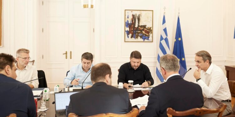 Συνάντηση Χαρδαλιά-Μητσοτάκη για τα αντιπλημμυρικά