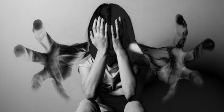 Με σημείωμα προς τον διευθυντή του σχολείου της αποκάλυψε τη σεξουαλική κακοποίηση που υφίστατο 12χρονη από τον πατριό της
