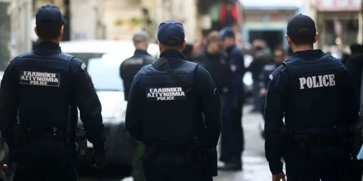 Πάτρα: Σε απολογία δύο αστυνομικοί για την μεταγωγή του 49χρονου που ξυλοκόπησε τη σύντροφο του