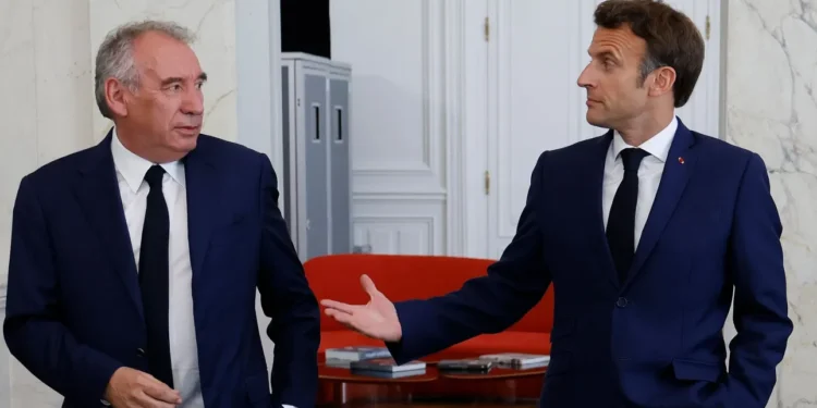 Στο Ελιζέ o Φρανσουά Μπαϊρού – Θέμα ωρών η ανακοίνωση του νέου πρωθυπουργού της Γαλλίας