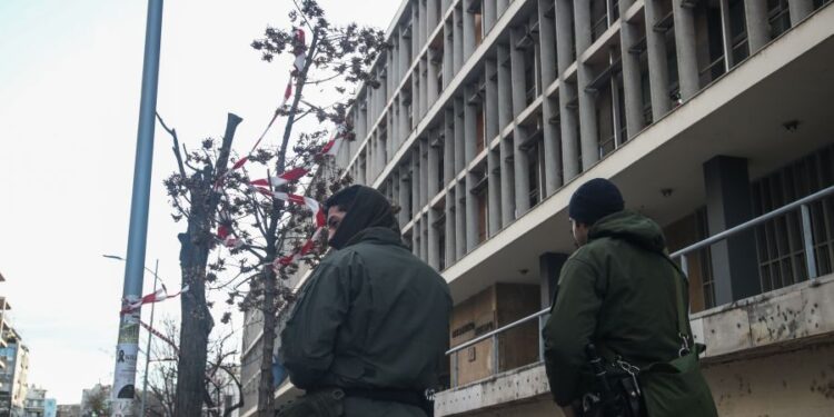 Θεσσαλονίκη: Κακουργηματική δίωξη στους τρεις συλληφθέντες για τους πλαστούς πίνακες