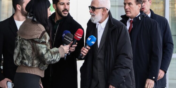 Δίκη Φιλιππίδη: Αντιδράσεις προκάλεσαν οι ερωτήσεις του εισαγγελέα – «Οι βιαστές ανοίγουν την πόρτα;»