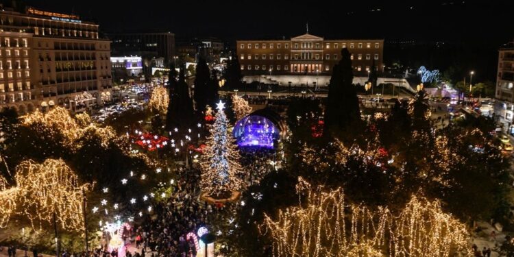 Χριστούγεννα στην Αθήνα με υπαίθριες προβολές, συναυλίες και μουσικές εκδηλώσεις