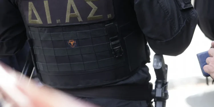 Αστυνομικός Βουλής: Κακοποίηση και από τους δύο γονείς αναφέρουν τα παιδιά – Τι λέει η ΕΛ.ΑΣ.