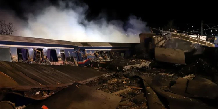 Τέμπη: Στο «μικροσκόπιο» του ΕΟΔΑΣΑΑΜ η έκρηξη μετά τη σύγκρουση των αμαξοστοιχιών