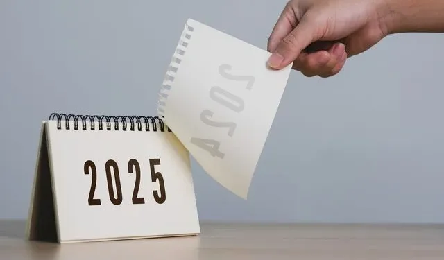 Όλες οι αργίες του 2025 – Πόσα τριήμερα έχει η χρονιά