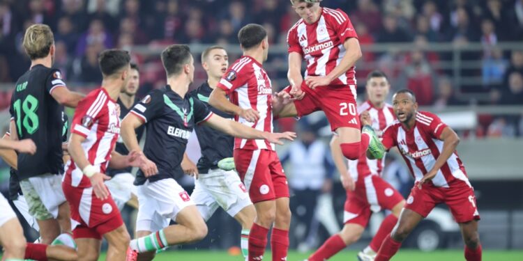 Europa League: Κόλλησε στο μηδέν με Τβέντε ο Ολυμπιακός