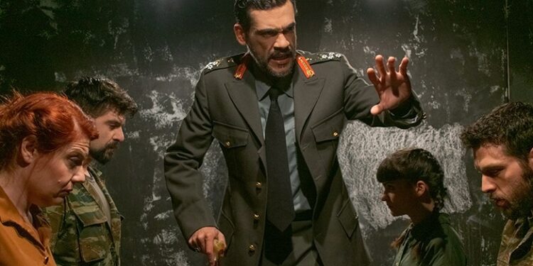 Ο Μιχάλης Καλαμπόκης μας μιλά για την παράσταση «Οι Τρελοί της Βαλένθια»