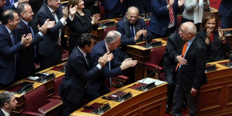 Ο Ν. Κακλαμάνης νέος πρόεδρος της Βουλής με 247 ψήφους